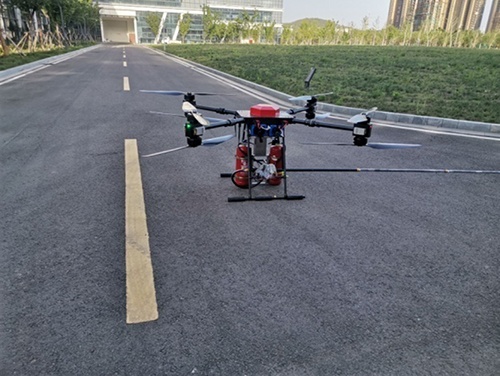 可以空中破玻璃，噴干粉的消防無(wú)人機(jī)，助力高層建筑救援